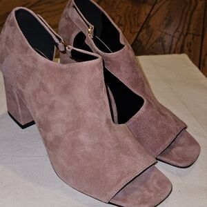 Via Spiga Ankle Boots Booties Heels Blush Pink Suede Size 6.5 NWOT